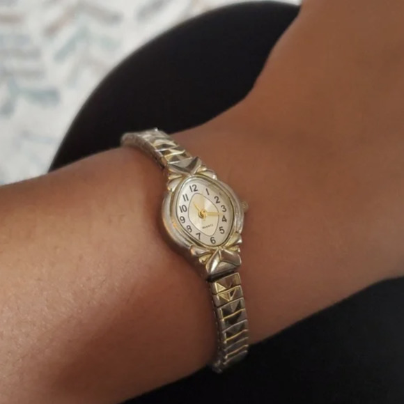 Vintage Watches Under $30